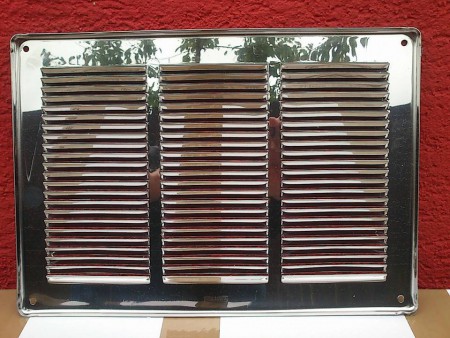 Itálie La Ventilazione NEREZOVÁ MŘÍŽKA LEŠTĚNÁ GIN3424